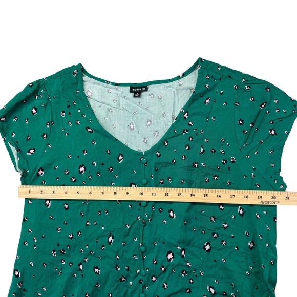 TORRID Top Women's 2 Green Leopard Animal Print Lace Up Corset Back Blouse Shirt - Picture 11 of 12